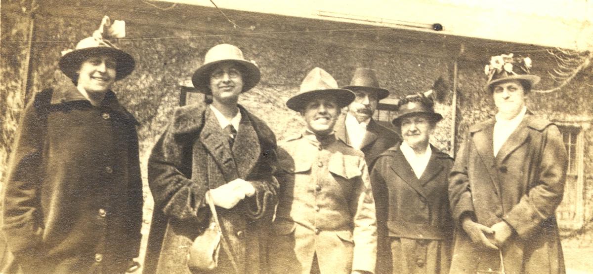 Carl Kammerer and family, 1918