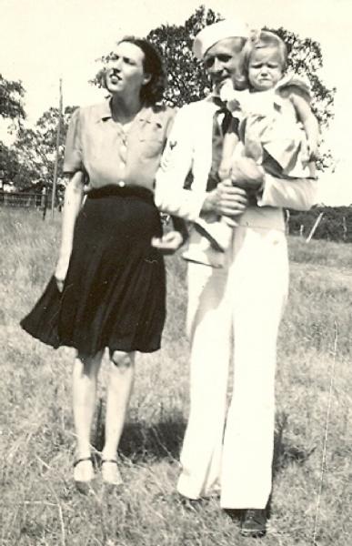 Audrey & Cecil Drosihn and daughter, 1943