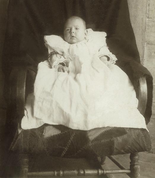 Esther Mae Greenhill, 1897