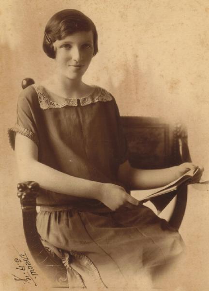 Ella Wood Ponton, 1913-1997