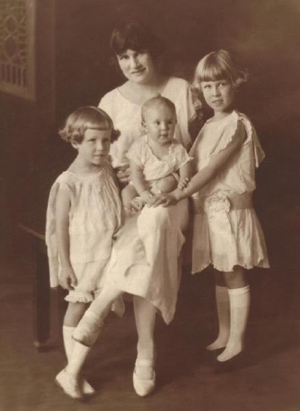 Louise Torbert with daughters Doris, Evelyn and Mary Louise, about 1923