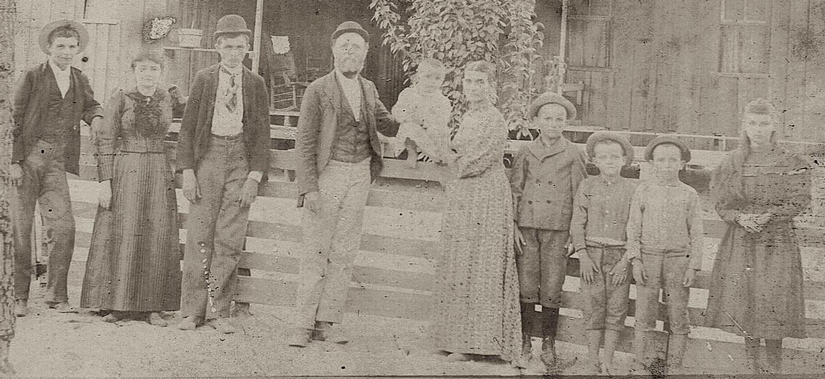 Solomon and Mattie Reed Wood and their family, 1893