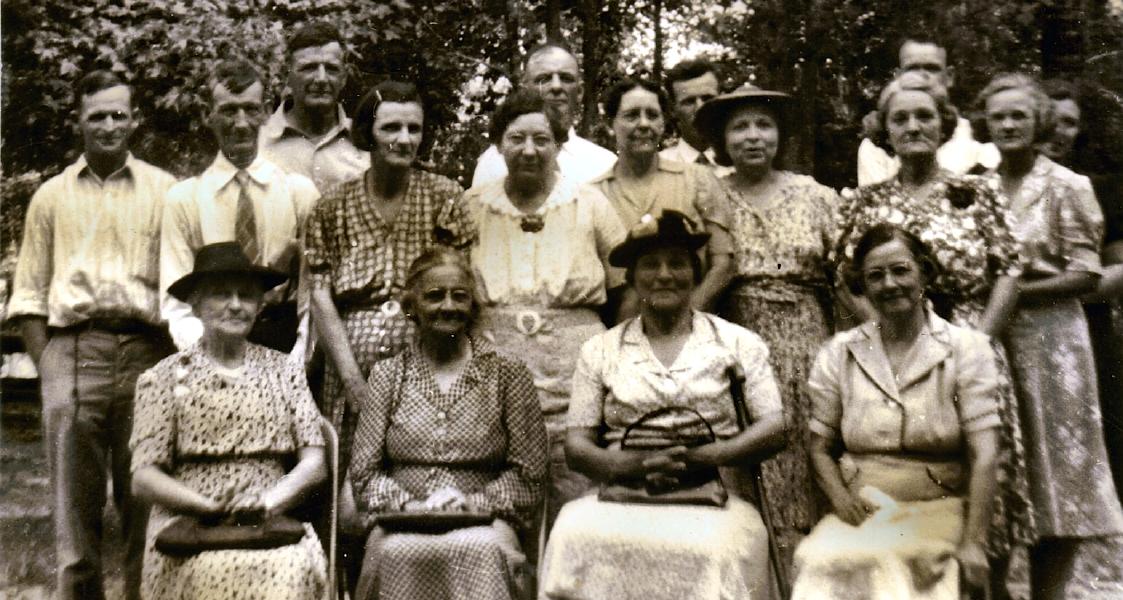 Wood family Sunday afternoon barbecue at Fairview cemetery, about 1940.