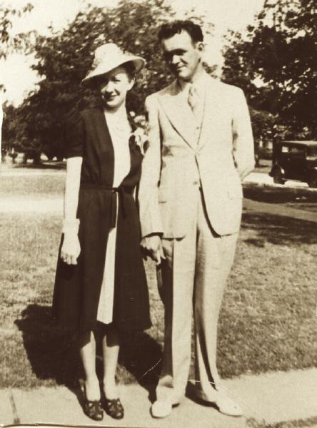 Opal and Irvin Wood leaving on their wedding trip, June 1939.