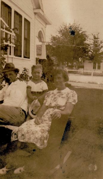 Walter and Inez Wood and son Warren