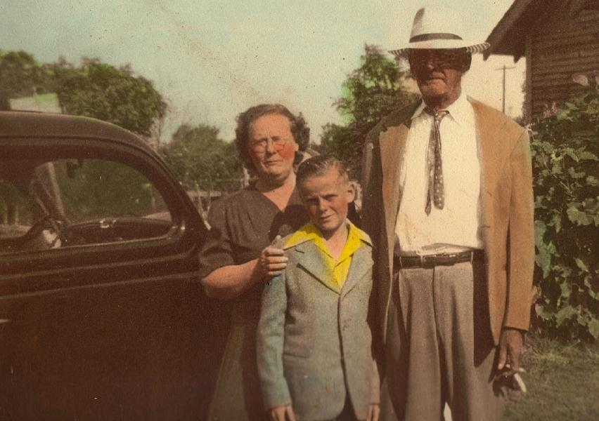 Inez and Walter Wood and son Warren